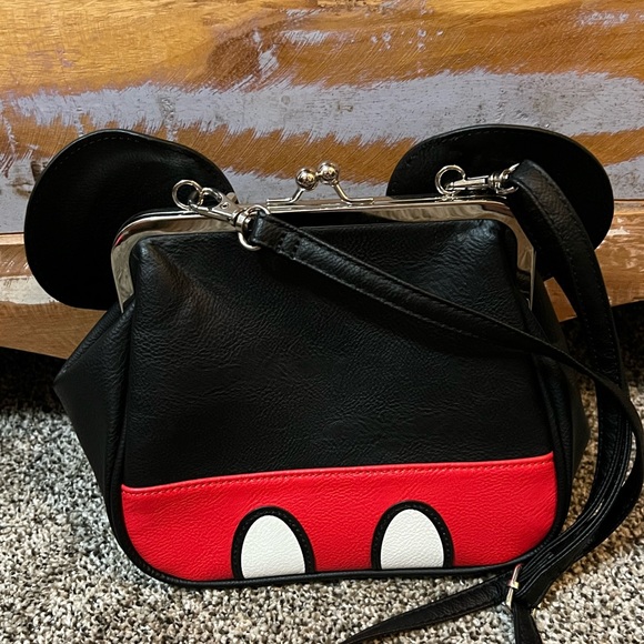 Disney Loungefly Mickey Mouse Ears Crossbody Purse Bag Disneyland Disney World - Picture 1 of 3